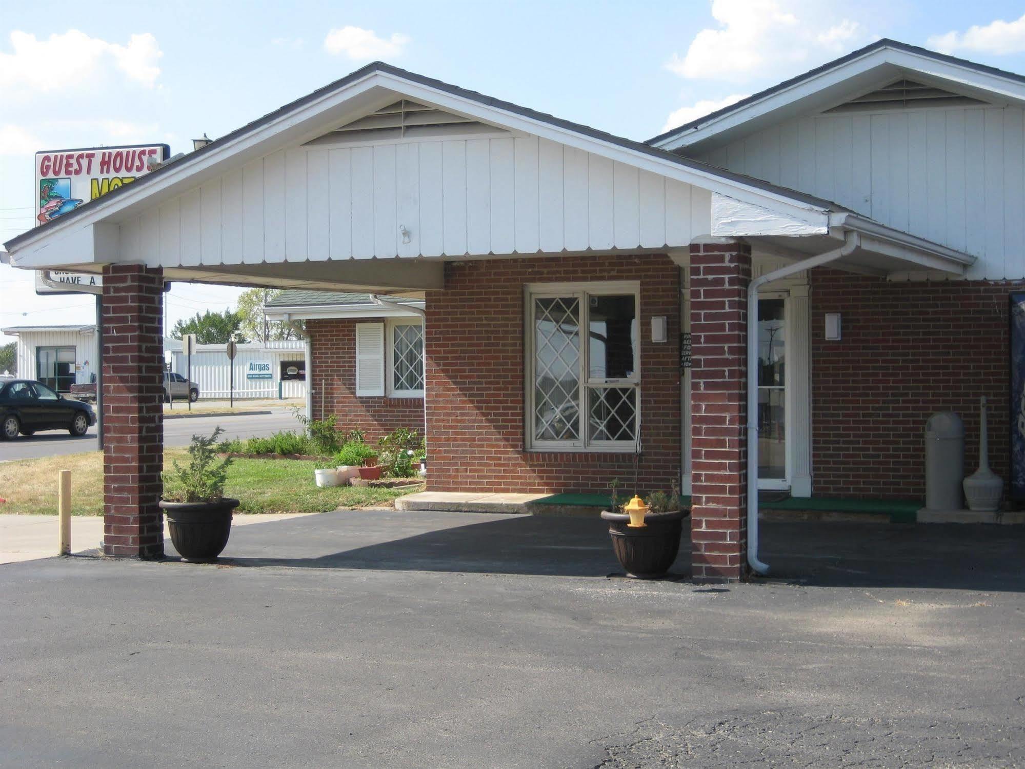 Guest House Motel Chanute Kültér fotó