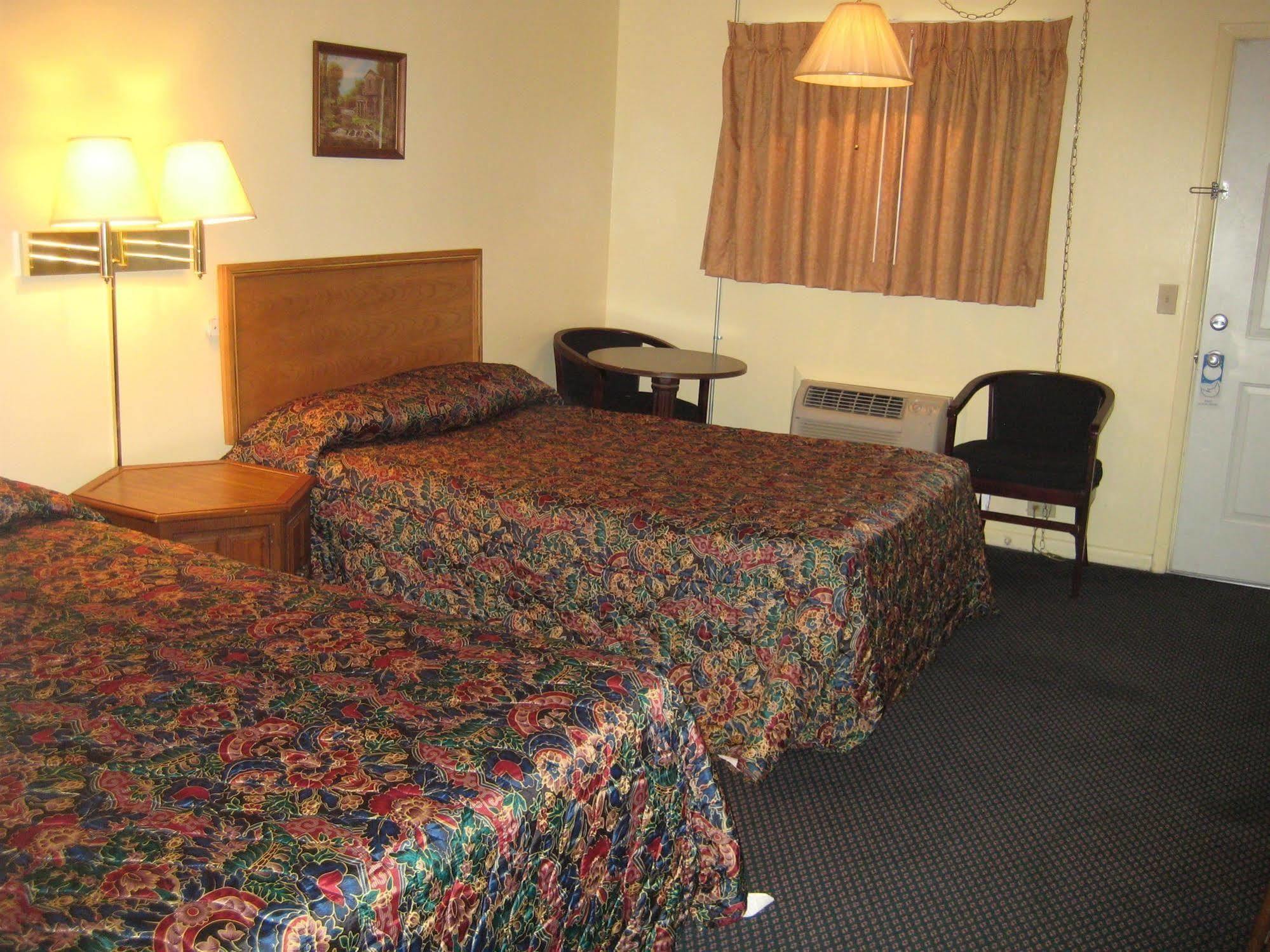 Guest House Motel Chanute Kültér fotó