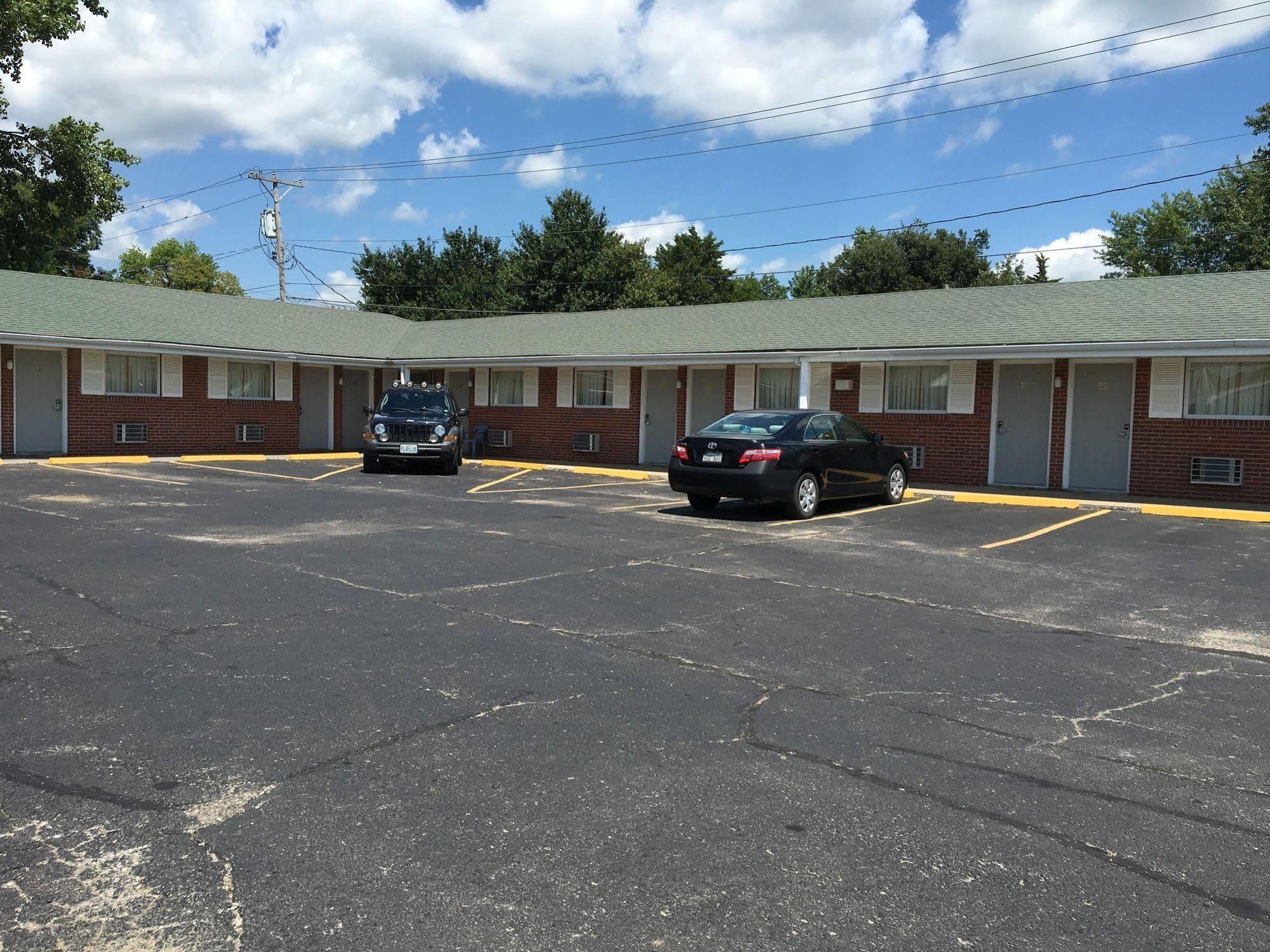 Guest House Motel Chanute Kültér fotó
